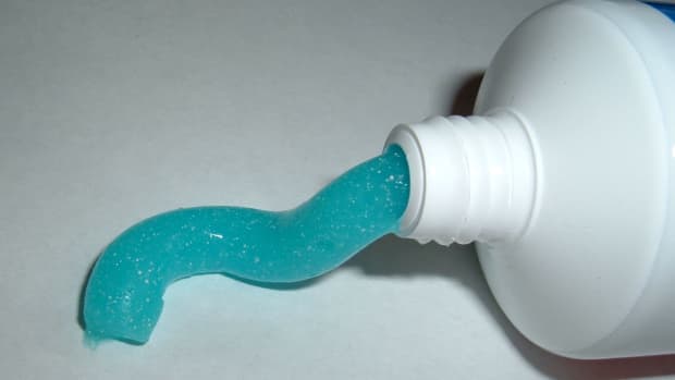 do-you-know-whats-in-your-toothpaste