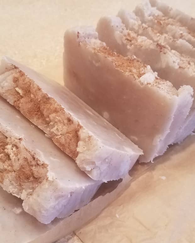 homemade-pumpkin-spice-soap-in-the-crockpot