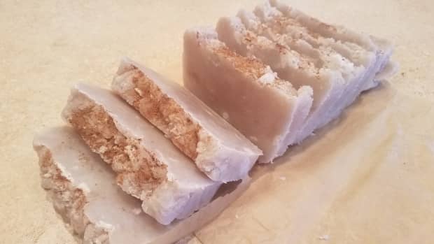 homemade-pumpkin-spice-soap-in-the-crockpot