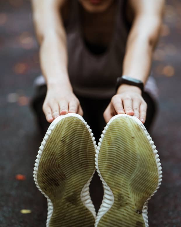 how-to-clean-yellowing-soles