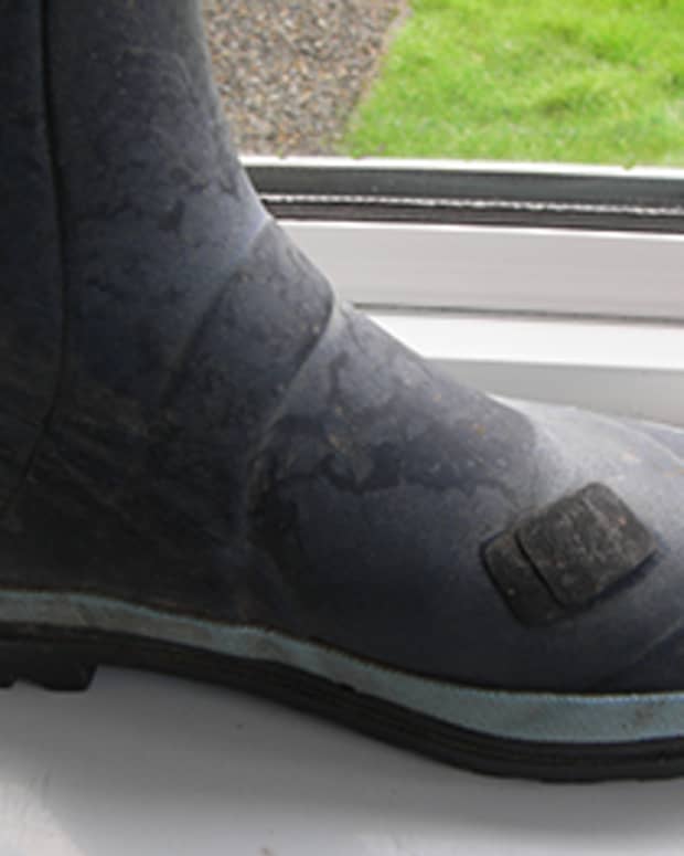 how-to-repair-split-wellies