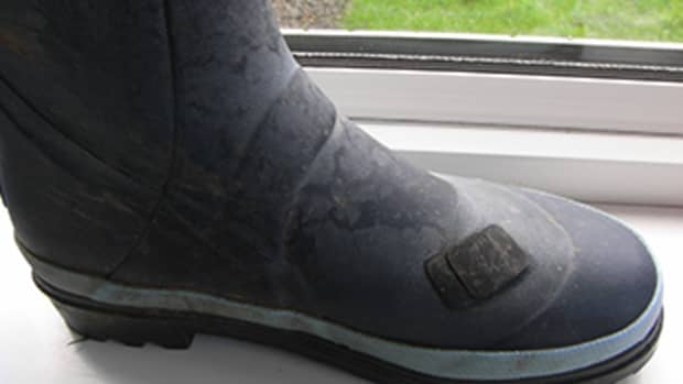 how-to-repair-split-wellies