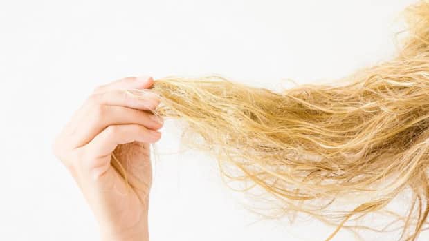 how-to-take-care-of-dry-frizzy-hair