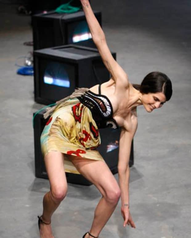 how-to-walk-in-heels-man