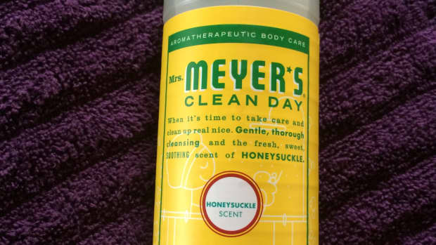 my-review-of-mrs-meyers-clean-day-honeysuckle-body-wash