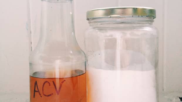 natural-hair-care-baking-soda-and-apple-cider-vinegar
