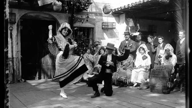 spanish-traditional-flamenco-dress