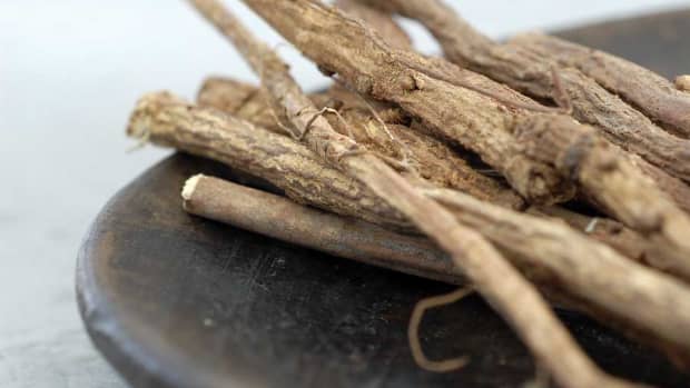 the-power-of-licorice-healthy-hair-benefits